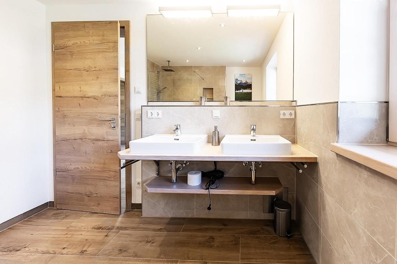 Ferienwohnung Graseck ガルミッシュ・パルテンキルヒェン エクステリア 写真